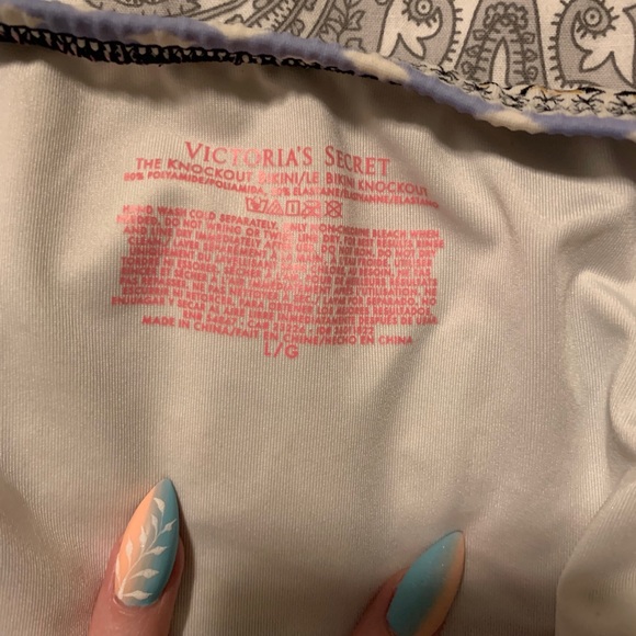 Victoria’s Secret Bikini - Picture 3 of 3